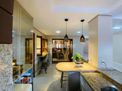 Image 11 - 1009415