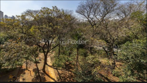 Image 3 - 1009673