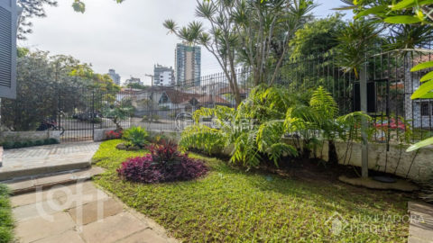 Image 29 - 1009716