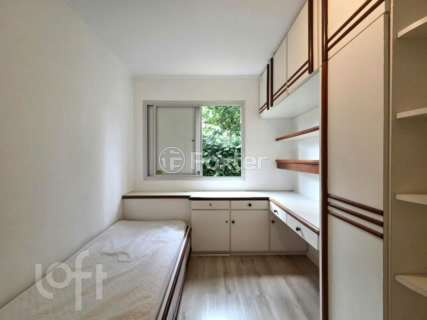 Image 15 - 1009717