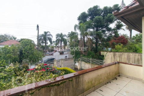 Image 32 - 1009746