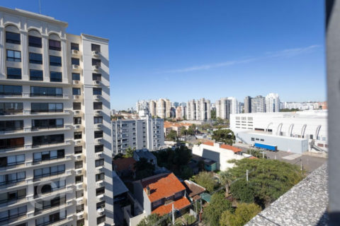 Image 19 - 1009782