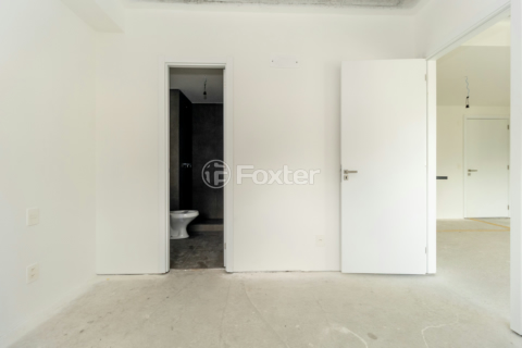 Image 7 - 1009940