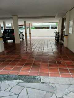 Image 14 - 1009941