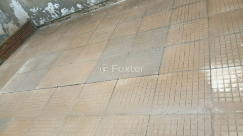 Image 32 - 1009986