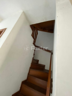Image 8 - 1009986