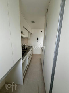 Image 21 - 1010074