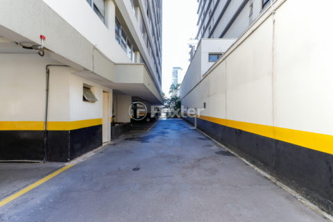 Image 32 - 1010217