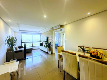 Image 32 - 1010281