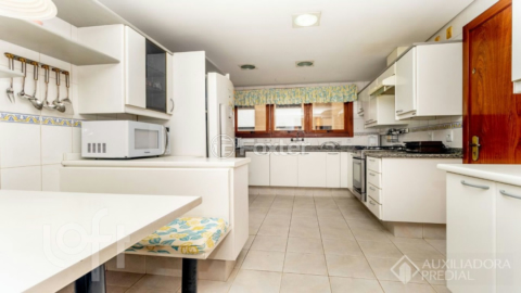 Image 35 - 1010282