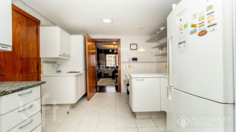 Image 40 - 1010282