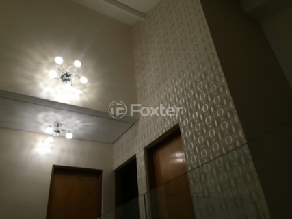 Image 34 - 1010417