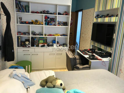 Image 36 - 1010417