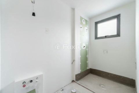 Image 22 - 1010447