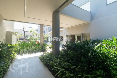 Image 35 - 1010487