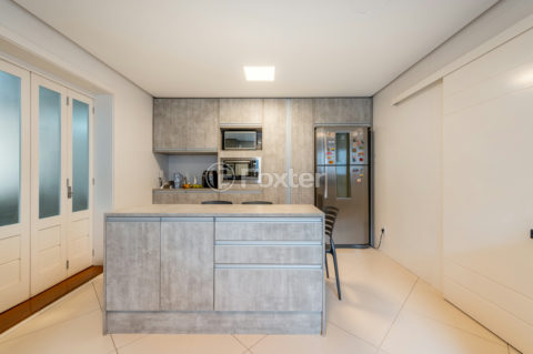 Image 30 - 1010512