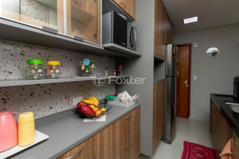 Image 8 - 1010576