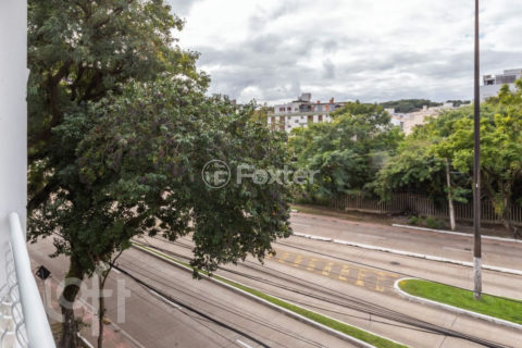 Image 2 - 1010674