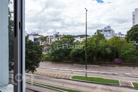 Image 11 - 1010674