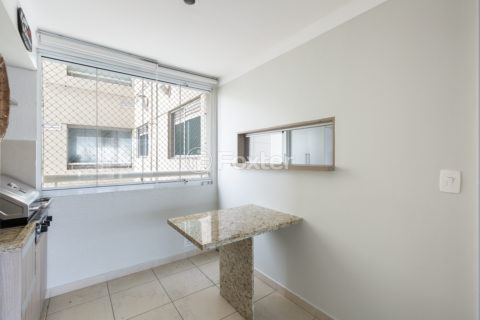 Image 33 - 1010740