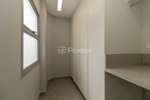 Image 41 - 1010745