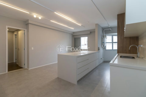 Image 37 - 1010745