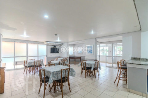 Image 40 - 1010791