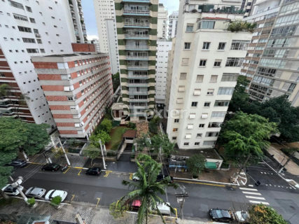 Image 17 - 1010799