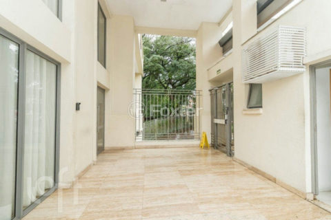 Image 37 - 1010991