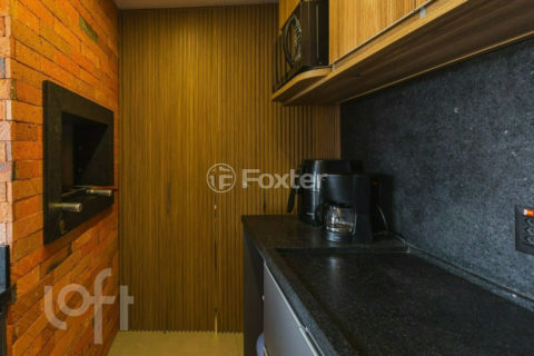 Image 10 - 1011157