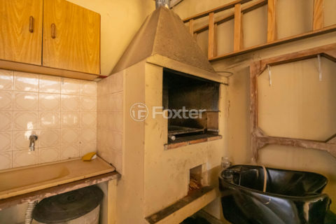 Image 33 - 1011174