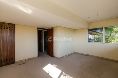 Image 4 - 1011240