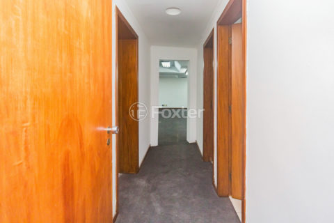 Image 30 - 1011249