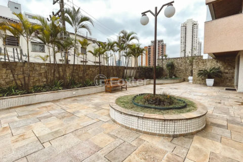 Image 35 - 1011312