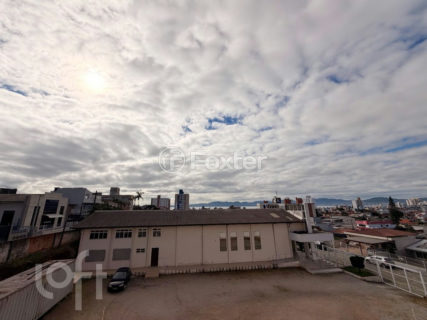 Image 10 - 1011327