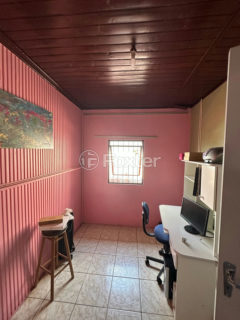 Image 8 - 1011338