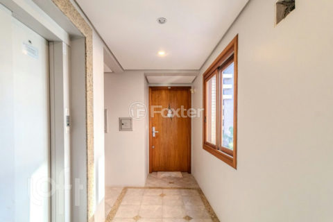 Image 32 - 1011390
