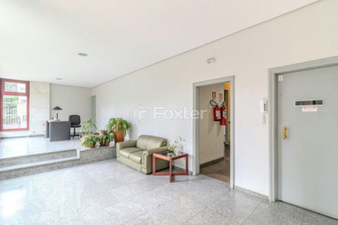 Image 39 - 1011392