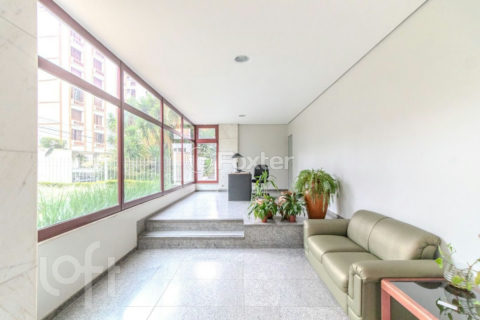 Image 35 - 1011392