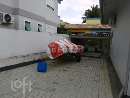 Image 1 - 1011412