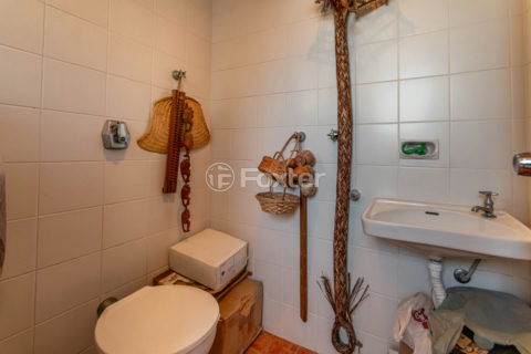Image 27 - 1011430