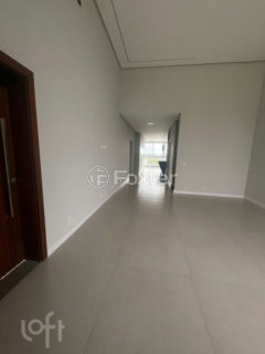 Image 27 - 1011460