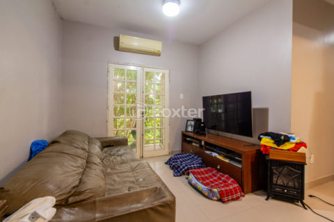 Image 37 - 1011490