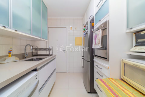 Image 33 - 1011504