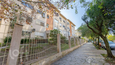 Image 33 - 1011518