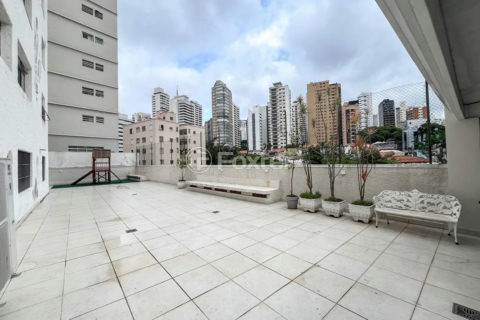 Image 18 - 1011562