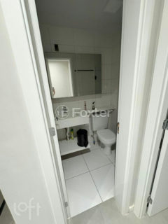 Image 10 - 1011593