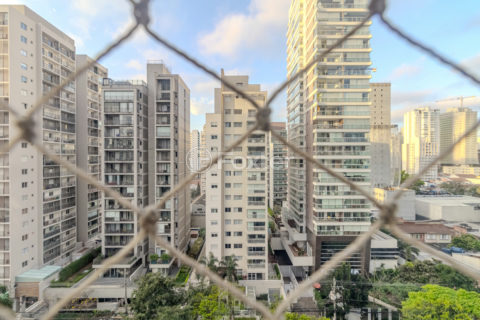 Image 15 - 1011653
