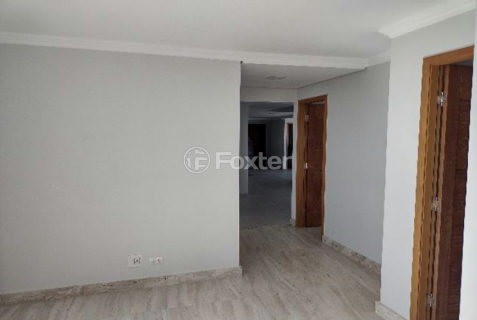 Image 8 - 1011661