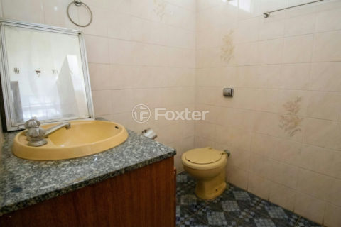 Image 32 - 1011664
